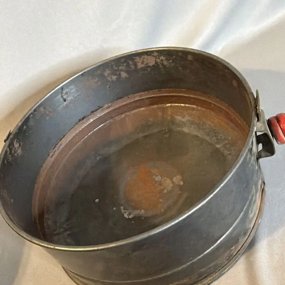 Vintage E-Z Corn Popper Pan with Lid Metal Red Wood Handle Primitive Rustic